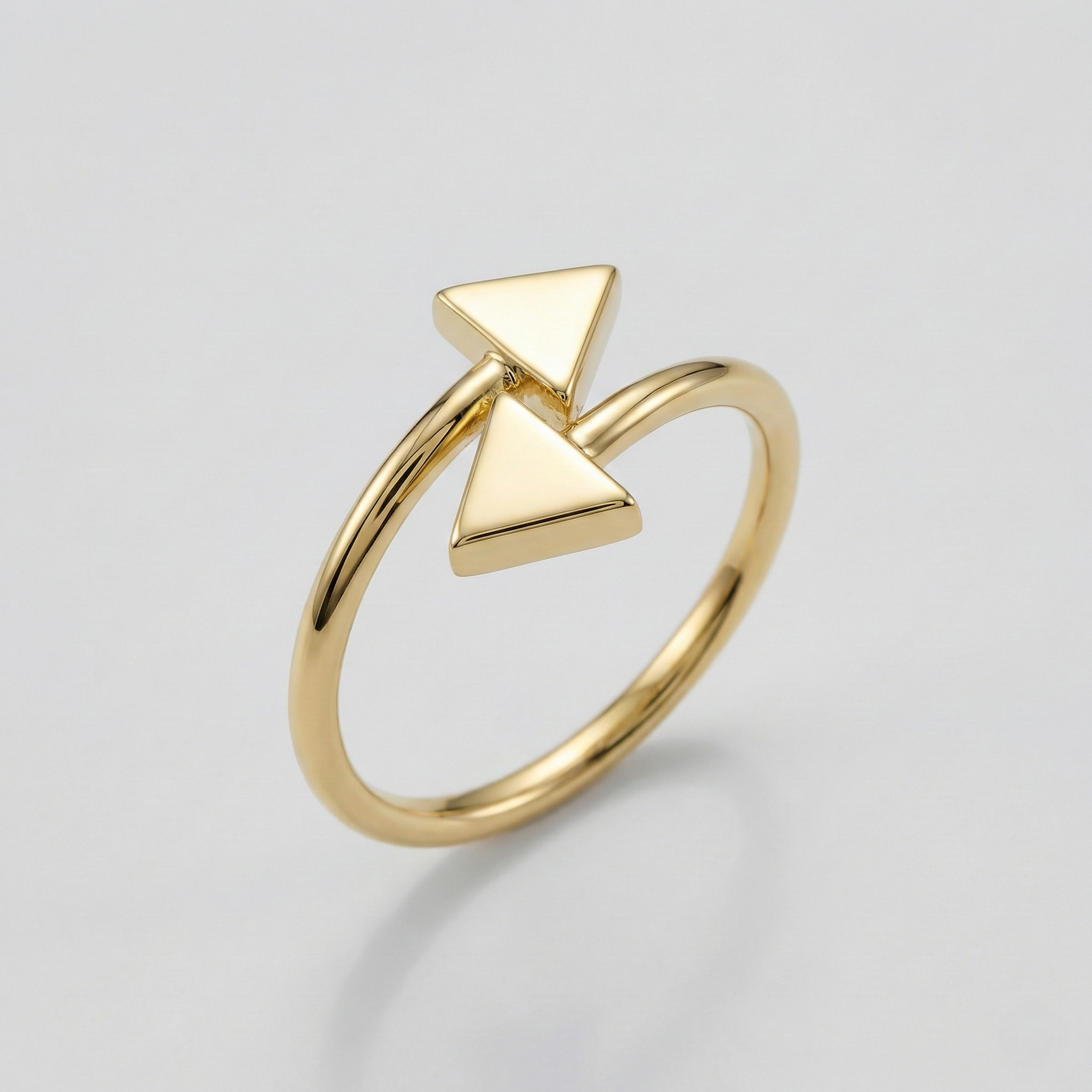 Üçgen Form Minimal Geometrik Yüzük